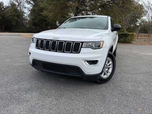 Used 2019 Jeep Grand Cherokee Laredo image 28
