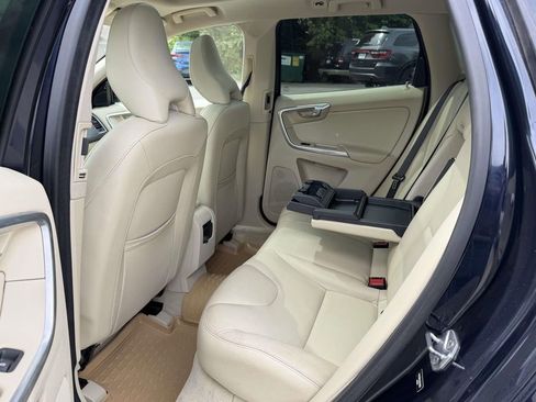 Used 2016 Volvo XC60 T5 Premier w/ Proximity Package AWD/4WD image 15