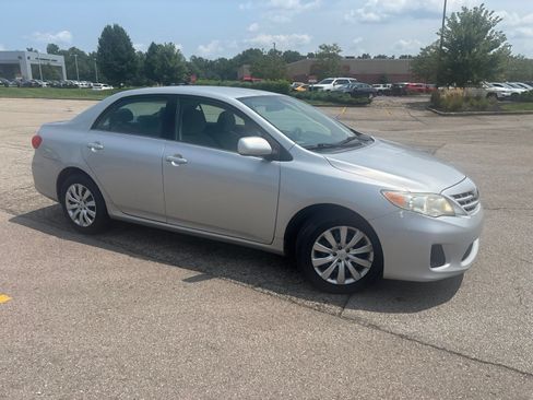 Used 2013 Toyota Corolla LE FWD image 20