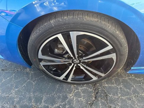 Used 2021 Nissan Sentra SR FWD image 9