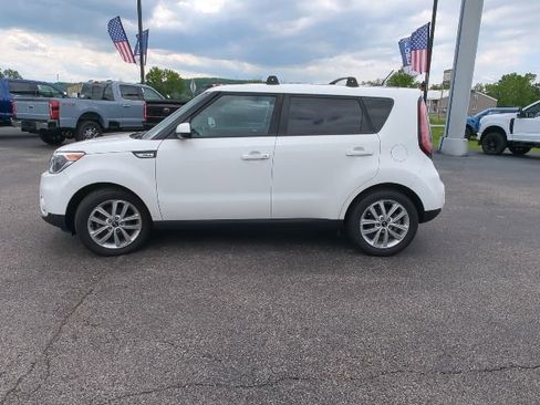 Used 2017 Kia Soul + FWD image 24
