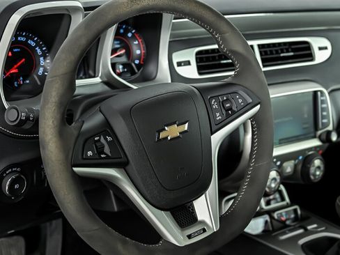 Used 2015 Chevrolet Camaro SS w/ SS Performance Package RWD image 20