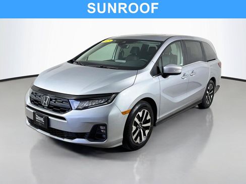 Certified 2025 Honda Odyssey EX-L image 4