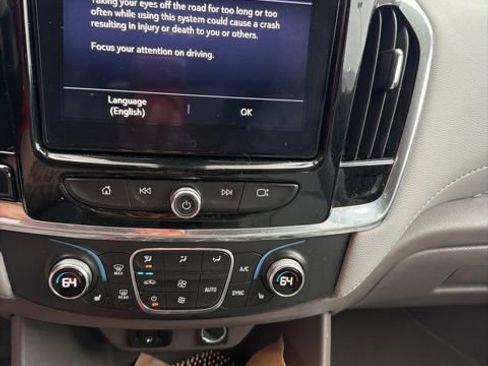 Used 2020 Chevrolet Traverse LT image 4