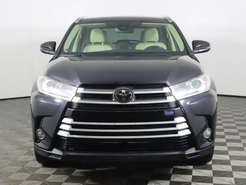 Used 2018 Toyota Highlander XLE image 12