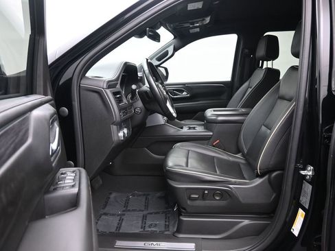 Used 2023 GMC Yukon XL SLT w/ SLT Premium Package RWD image 13