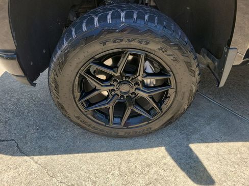 Used 2020 Chevrolet Silverado 1500 LT Trail Boss w/ Midnight Edition AWD/4WD image 26