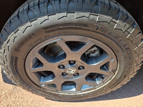 Used 2025 Honda Pilot TrailSport image 10