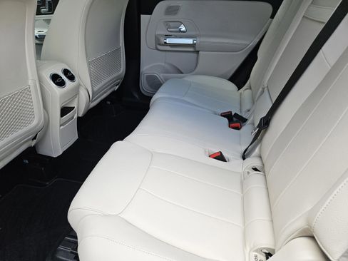 Used 2026 Mercedes-Benz GLB 250 image 21