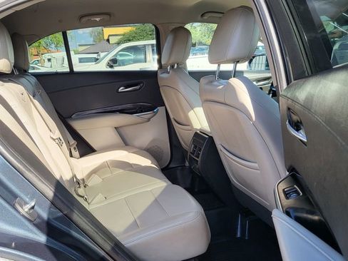 Used 2020 Cadillac XT4 Luxury w/ Cold Weather Package image 19