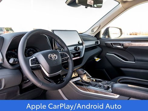 New 2026 Toyota Highlander Platinum image 21