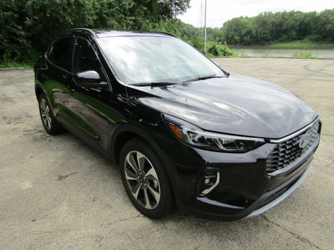 Certified 2023 Ford Escape Platinum image 7