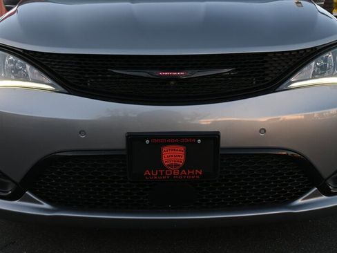 Used 2020 Chrysler Pacifica Limited w/ Quick Oder Package 2EV RED-S image 4