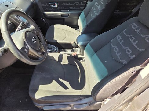Used 2012 Kia Soul + w/ Audio Pkg FWD image 9