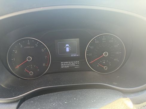 Used 2018 Kia Sportage LX image 17