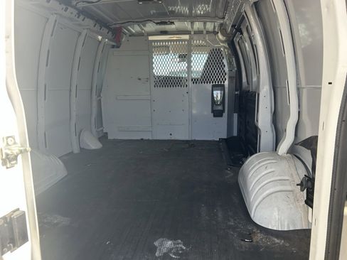 Used 2021 Chevrolet Express 2500 Work Van w/ Driver Convenience Package image 8