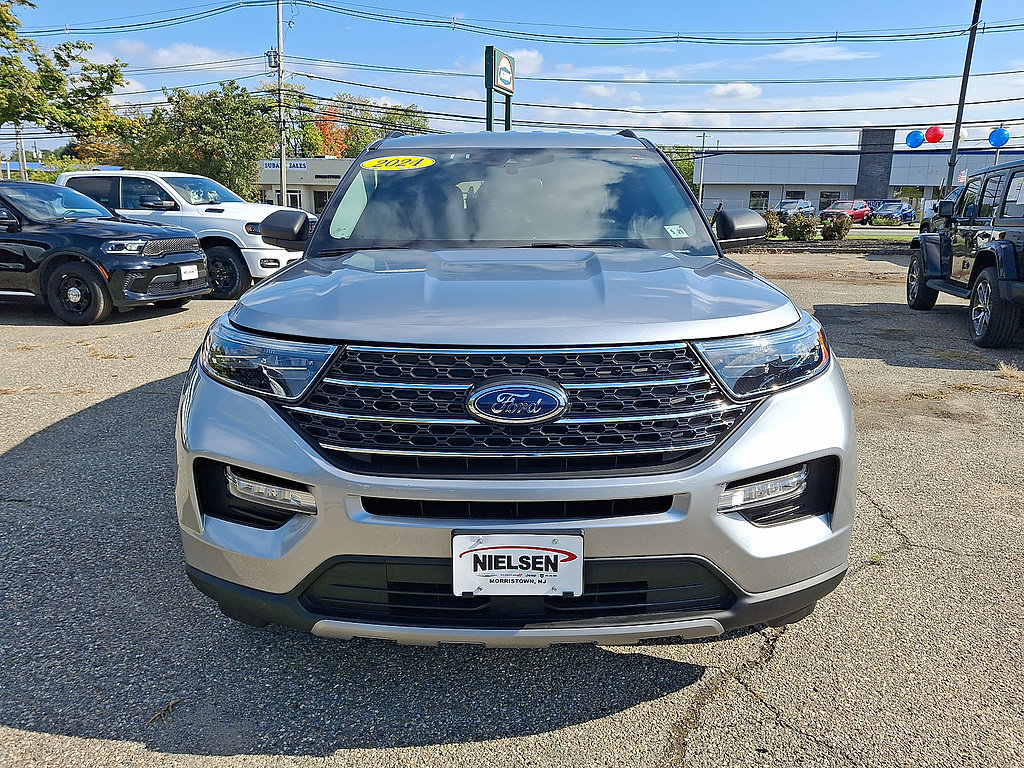Used 2024 Ford Explorer XLT w/ Equipment Group 202A AWD/4WD image 48