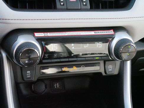 Certified 2025 Toyota RAV4 XLE Premium image 23