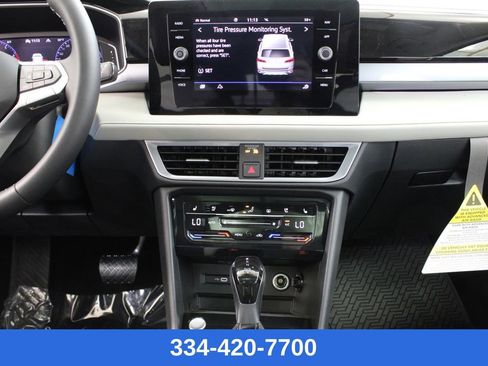 New 2026 Volkswagen Taos SEL image 21