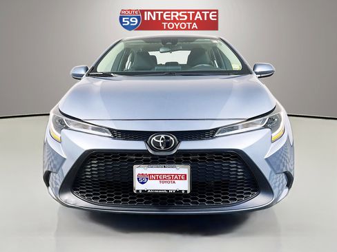 Used 2022 Toyota Corolla LE FWD image 2