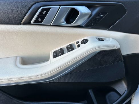 Used 2022 BMW X5 sDrive40i w/ Parking Assistance Package image 11