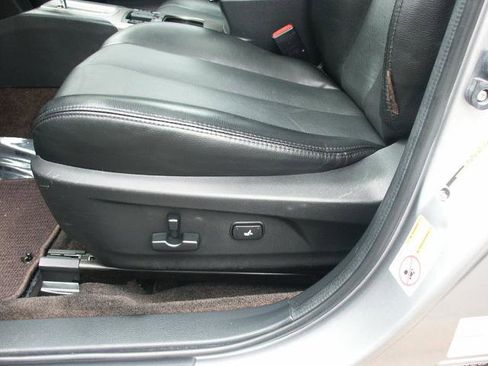 Used 2011 Subaru Outback 2.5i Limited w/ PWR Moonroof Pkg image 15