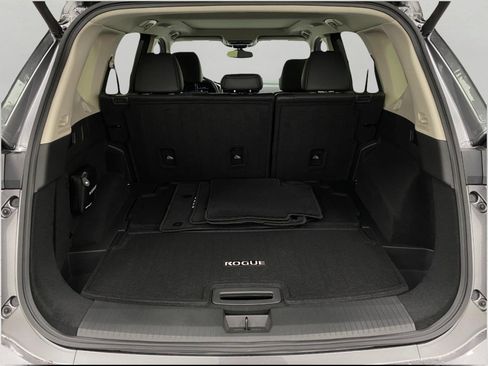 Used 2025 Nissan Rogue Platinum image 6