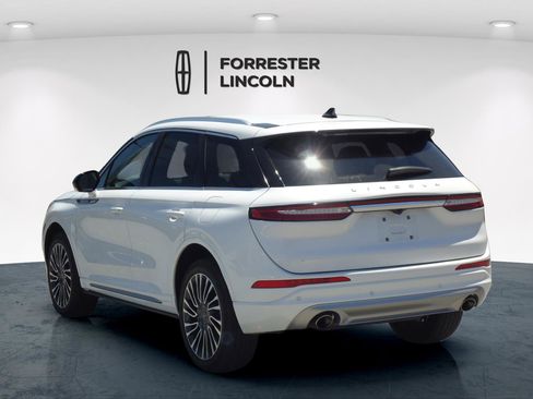 Used 2022 Lincoln Corsair AWD w/ Equipment Group 101A image 5