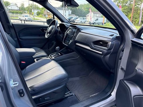 Used 2025 Subaru Forester Limited AWD/4WD image 29