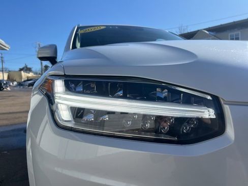Used 2020 Volvo XC90 T5 Momentum w/ Protection Package Premier image 11