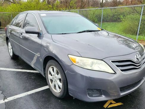 Used 2011 Toyota Camry LE w/ LE Extra-Value Pkg image 8