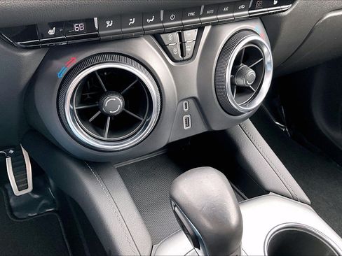 Used 2020 Chevrolet Blazer LT FWD image 24