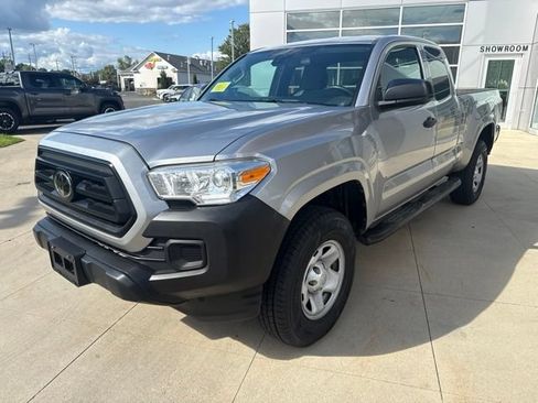 Used 2020 Toyota Tacoma SR RWD image 3