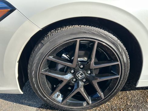 Used 2024 Honda Civic Sport Touring image 9