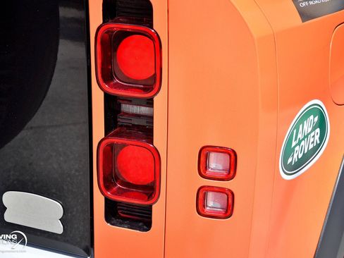 Used 2022 Land Rover Defender 110 S AWD/4WD image 33