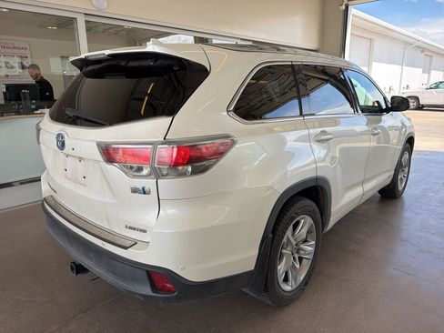 Used 2016 Toyota Highlander Limited Platinum AWD/4WD image 2