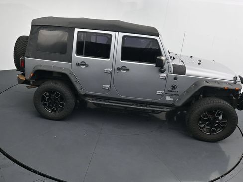 Used 2018 Jeep Wrangler Unlimited Sport AWD/4WD image 17