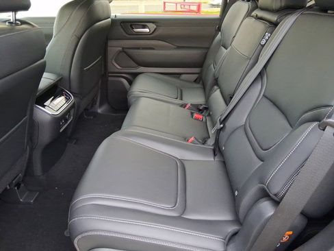 New 2026 Nissan Armada SV image 25