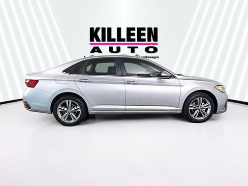 Used 2023 Volkswagen Jetta SE FWD image 8