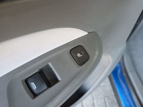 Used 2023 Chevrolet Bolt EUV Premier FWD image 17