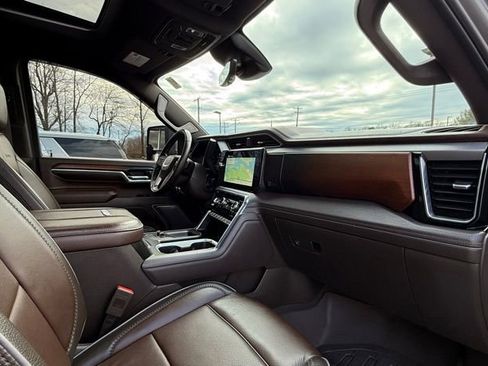 Used 2024 GMC Sierra 3500 Denali w/ Denali Reserve Package image 14