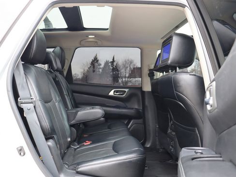 Used 2014 Nissan Pathfinder Platinum w/ Platinum Premium Package image 19
