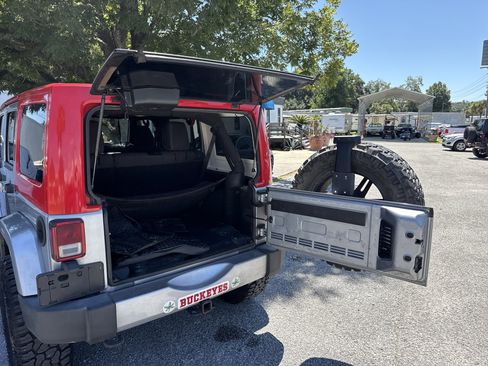 Used 2016 Jeep Wrangler Unlimited Sahara w/ Max Tow Package image 25