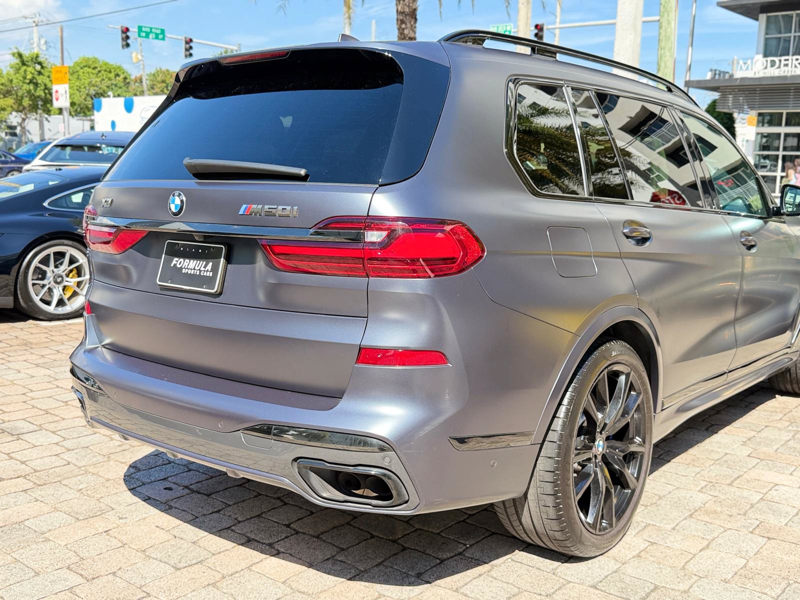 Used 2021 BMW X7 M50i AWD/4WD image 11