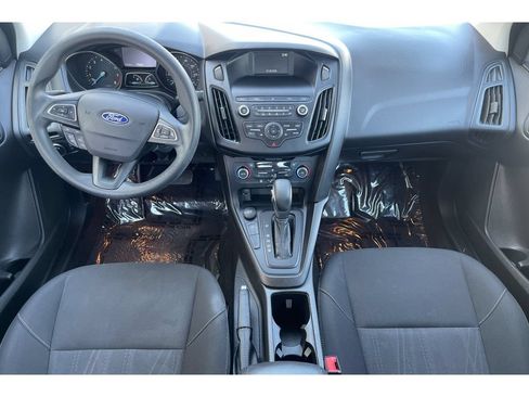 Used 2018 Ford Focus SE FWD image 16