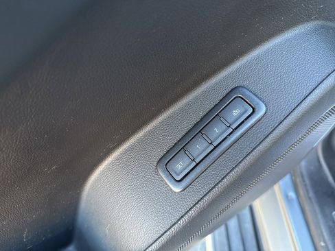 Used 2019 GMC Yukon SLT image 25