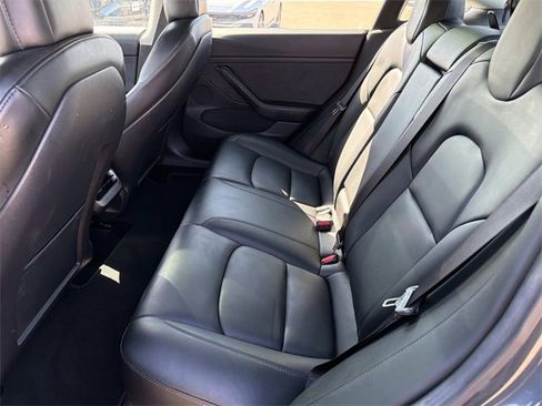 Used 2022 Tesla Model 3 Long Range image 11