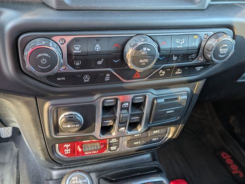 Used 2020 Jeep Gladiator Rubicon AWD/4WD image 24