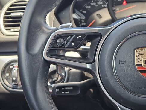 Used 2024 Porsche 718 Boxster RWD image 28