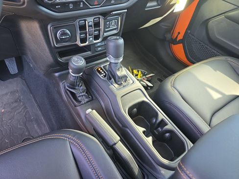 New 2025 Jeep Gladiator Sport image 26